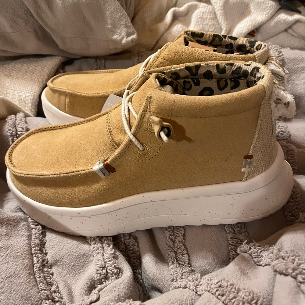 Hey Dude New Release Wendy Peak HI